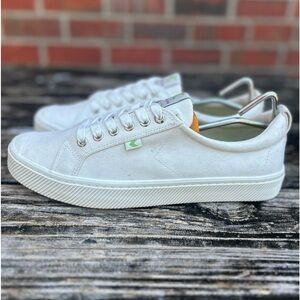 NWOB Cariuma OCA Low Off- White Canvas Unisex Men-10.5 Women-12 Sneaker Shoe